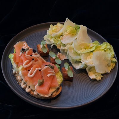 Salamon Caesar Salad