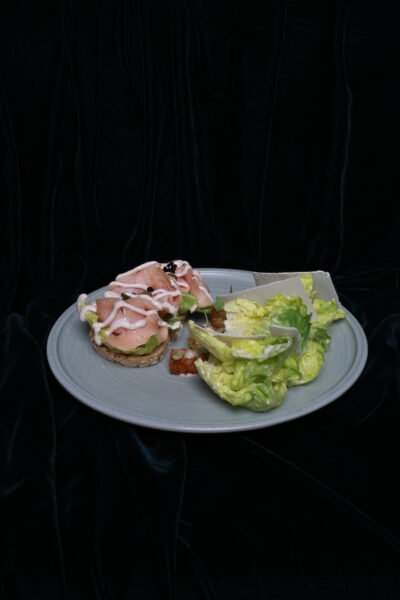 SALAMON CAESAR SALAD