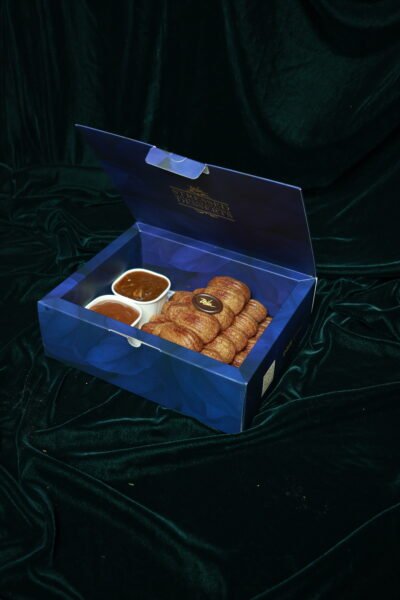 Box Madeleine date cake