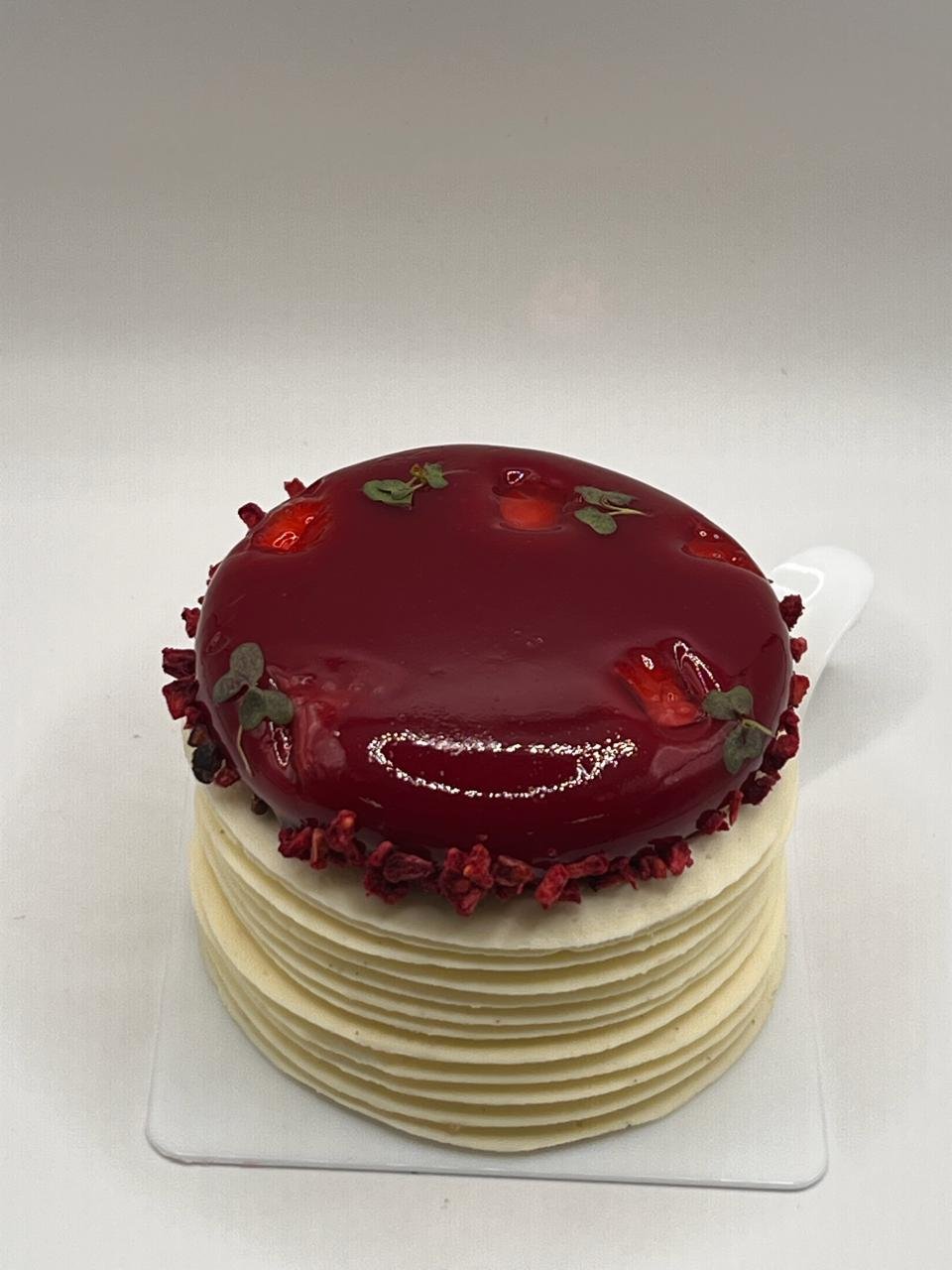 ‏Strawberry Swiss Roll